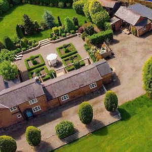 Luxury Barn With Hot Tub, Spa Treatments, Private Dining Vila Little Budworth Exterior photo