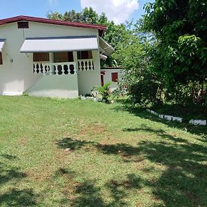 Inviting 2-Bed House In Fair Prospect Vila Port Antonio Exterior photo