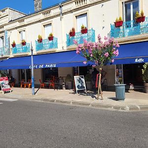 Cafe De Paris Hotel Lesparre-Médoc Exterior photo