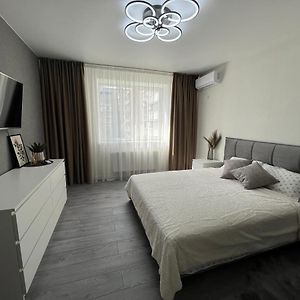 Квартира Люкс На Поділлі Apartamento Vinnytsia Exterior photo