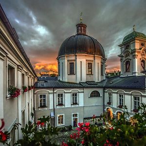 Gastehaus Im Priesterseminar Salzburgo Exterior photo