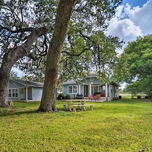 The Petite Lake House In Seguin With Patio! Vila Exterior photo