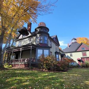 The Elizabeth Inn And Restaurant Bethel Exterior photo