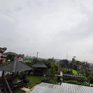 Saung Panyawangan Vila Bandung Exterior photo