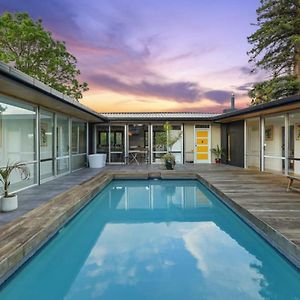Countryside Calm Getaway With Pool And Deck Vila Auckland Exterior photo