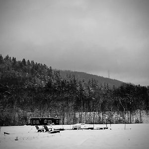 Modern Cabin - Ski And Snow Retreat Vila Rumney Exterior photo