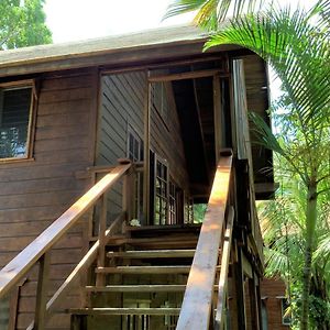 Tropical Treehouse Apartamento Sandy Bay Exterior photo