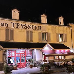 Logis Hôtel Teyssier Uzerche Exterior photo