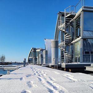 Schwimmendes Ferienhaus Sky Vila Elsterheide Exterior photo