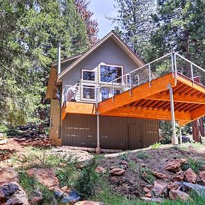 Rustic Retreat With Deck Steps From Lake Almanor! Vila Exterior photo