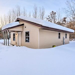 Wooded Danbury Cabin With Grill And Fire Pit! Vila Exterior photo