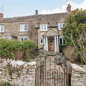 Brooklands Vila Chedworth Exterior photo