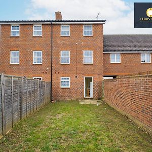 4 Bed Monthly Discount Family Contractors Business By Fobis Suites Short Lets & Serviced Accommodation Hatfield Hatfield  Exterior photo