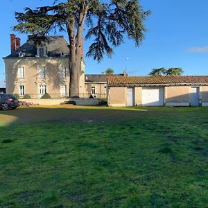 Ferme De La Croix Acomodação com café da manhã Brion-pres-Thouet Exterior photo