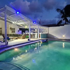 Family And Friends Villa With Big Private Pool Willemstad Exterior photo