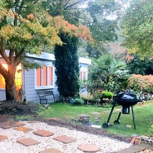 Beautiful Peaceful Cottage Overlooking The Museum Weybridge Exterior photo