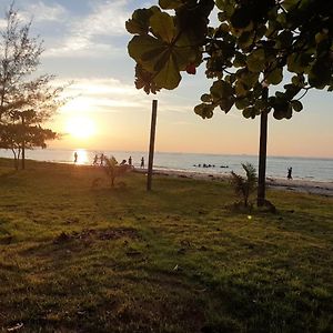 Private Beach House With Sunset View @ Kuala Penyu Sabah Hotel Kampong Tidong Exterior photo