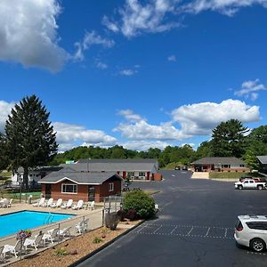 All Star Inn & Suites Wisconsin Dells Exterior photo