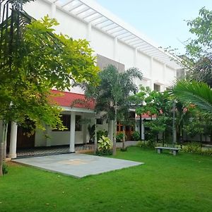 Nilan Grand Apartamento Pondicherry Exterior photo