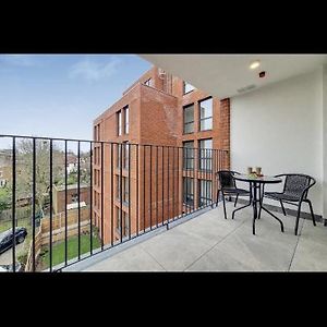 Osterley Park One Bedroom Apartment Londres Exterior photo