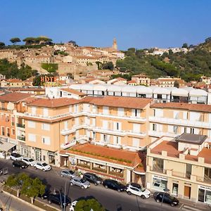 Cav Approdo Aparthotel Castiglione della Pescaia Exterior photo