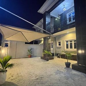 Cn Homes Luxury Furnished 2Bedroom 24Hr Electricity With Bq Lagos Exterior photo