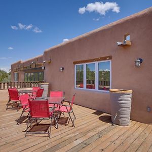Casa Al Reves Pueblo-Style House With Views! Vila Santa Fé Exterior photo