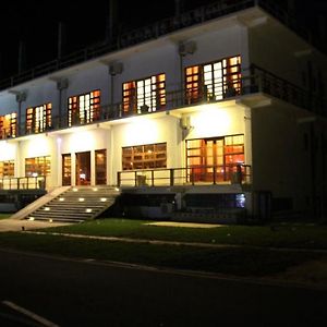 Hotel Rise & Set - Arugambay Baía de Arugam Exterior photo