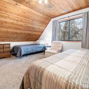 5 Kern'S Kabin - Charming Two-Story Cabin Within Walking Distance To Bear Mountain! Vila Big Bear Lake Exterior photo