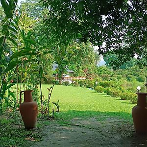 Villa By The Pond. Ban Thung Khao Tok Exterior photo