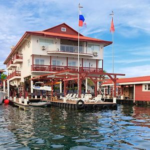 Divers Paradise Boutique Hotel Bocas Town Exterior photo