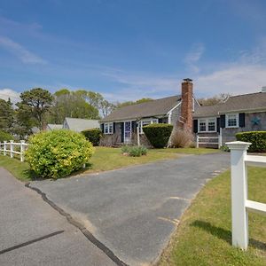 Cape Cod Escape With Yard, 1 Mi To Beach Vila West Dennis Exterior photo