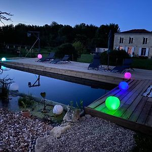 Suite campagnarde de 40 m2 avec vue sur les vignes au Château Camponac Bourg-sur-Gironde Exterior photo