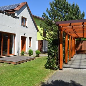 Large House With Parking, 30 Min To Prague Center Vila Uvaly  Exterior photo