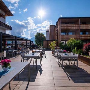 Der Dolomitenhof - Tristach Hotel Lienz Exterior photo