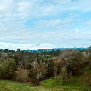 Thistle And Pine Cottage Farmstay Tauranga Exterior photo