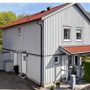 Modern And Luxurious House -13 Min By Train From Gothenburg Vila Surte Exterior photo