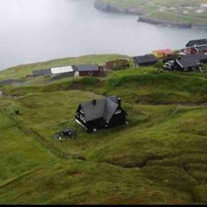 Unique And Isolated Cottage With Stunning Views Leynar Exterior photo