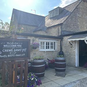 The Crewe Arms Acomodação com café da manhã Hinton in the Hedges Exterior photo