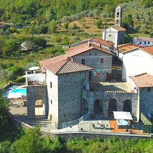 Flat With Heated Hot Tub And Shared Pool Apartamento Casola in Lunigiana Exterior photo