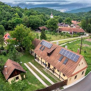 Zuzmó Guesthouse, Jósvafő, Aggtelek National Park - Stylish 150 year old farmhouse for 10 guests Exterior photo