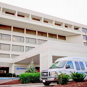 Wyndham Indianapolis Airport Hotel Exterior photo