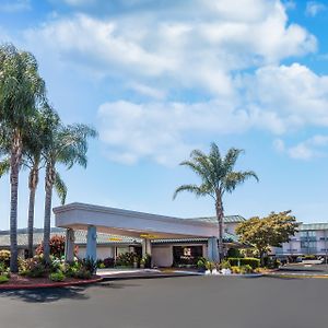 Holiday Inn Dublin - Pleasanton, An Ihg Hotel Exterior photo