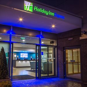 Holiday Inn Express Manchester Airport, An Ihg Hotel Ringway Exterior photo