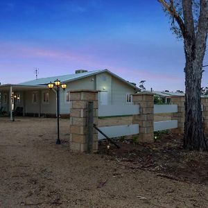 The Murray River Weekender Vila Ulupna West Exterior photo