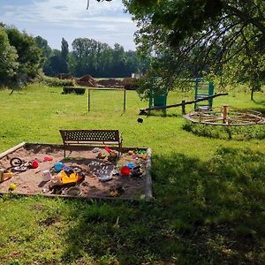 Climatise, Piscine Chauffee Et Parking Ferme Apartamento Brignac-la-Plaine Exterior photo