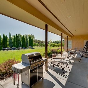 West Richland Home With Vineyard And Mountain Views! Exterior photo