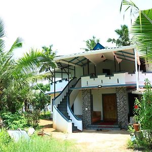 Bliss Homestay Munroe Island Mundrothuruth Exterior photo