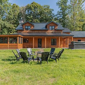 The Corzo - Modern Farmhouse With Hot Tub Vila Hawkesbury Exterior photo