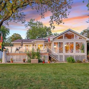 Lakefront Family Retreat Forest Lake Exterior photo